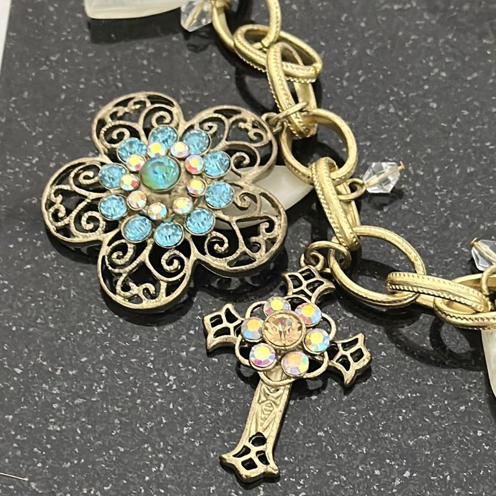 Gold tone Charm Necklace with Cristals and lock it charm - Picture 7 of 13